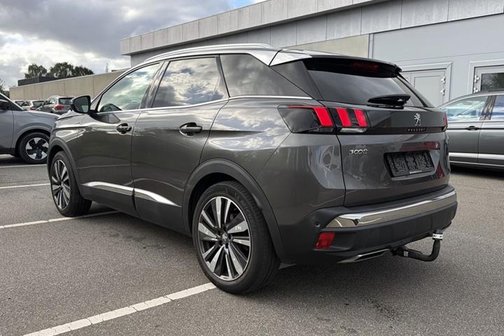 Grå Peugeot 3008 fra 2019