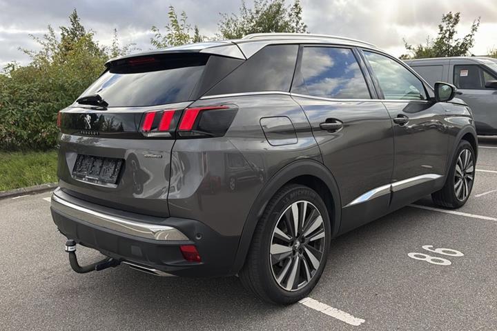 Grå Peugeot 3008 fra 2019