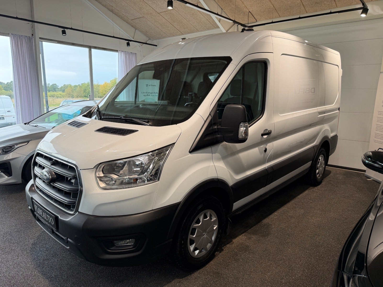 Hvid Ford Transit 350 L2 Van fra 2022