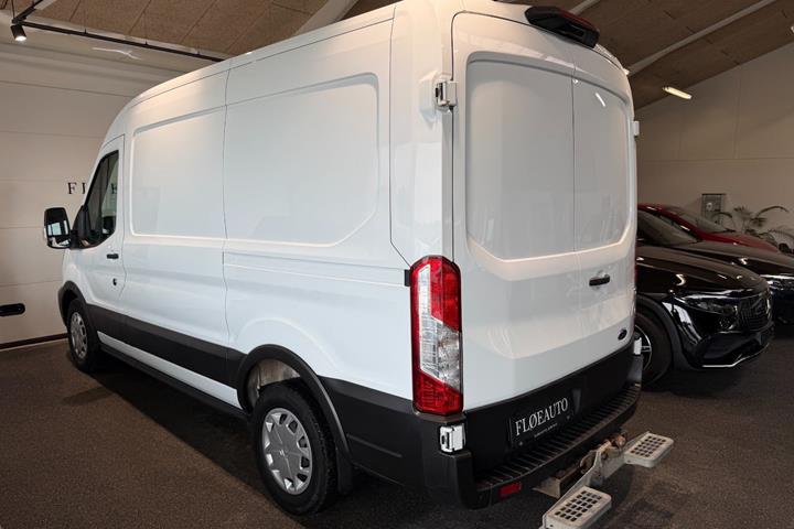 Hvid Ford Transit 350 L2 Van fra 2022
