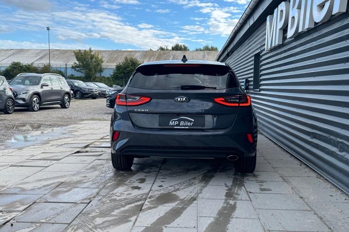 Grå Kia Ceed fra 2019