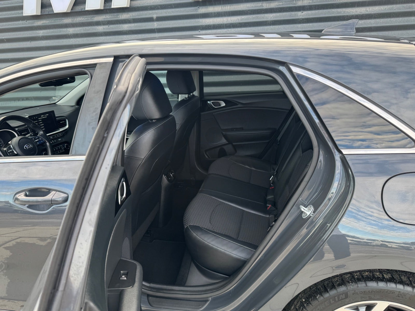 Grå Kia Ceed fra 2019