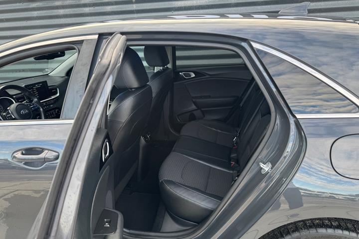 Grå Kia Ceed fra 2019