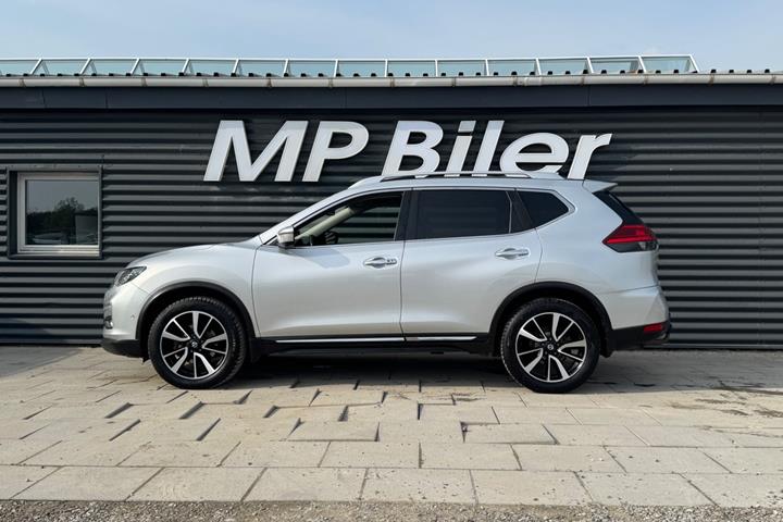 Sølv Nissan X-Trail fra 2018