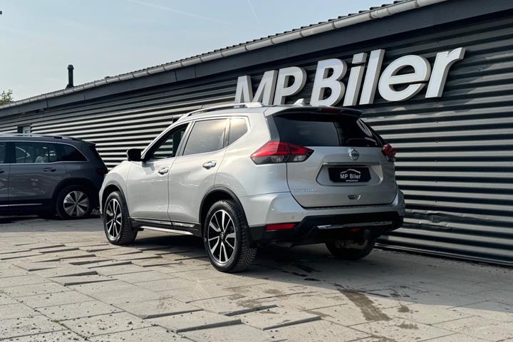 Sølv Nissan X-Trail fra 2018