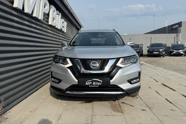 Sølv Nissan X-Trail fra 2018