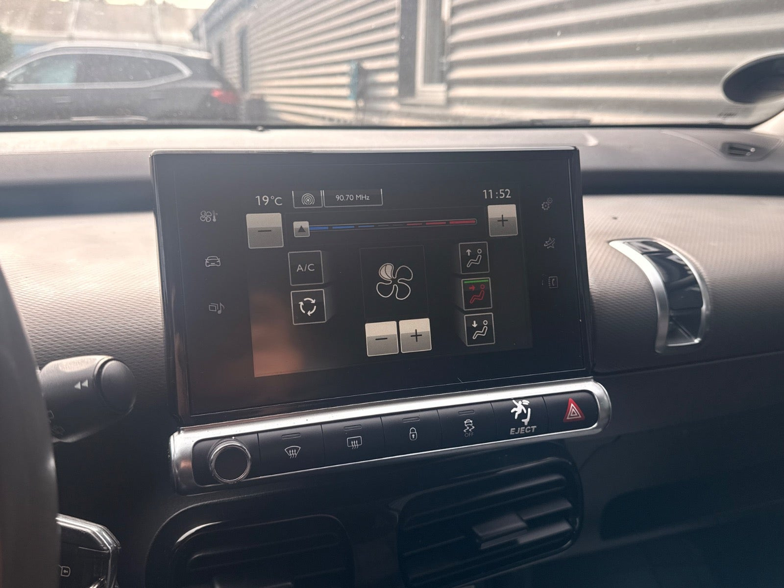 Lilla Citroën C4 Cactus fra 2015