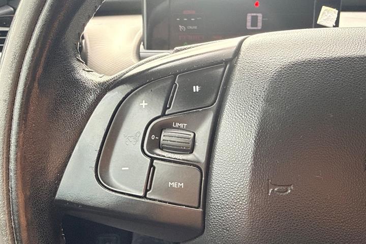 Lilla Citroën C4 Cactus fra 2015
