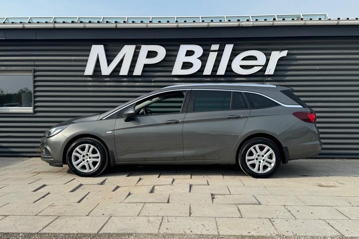Grå Opel Astra fra 2018