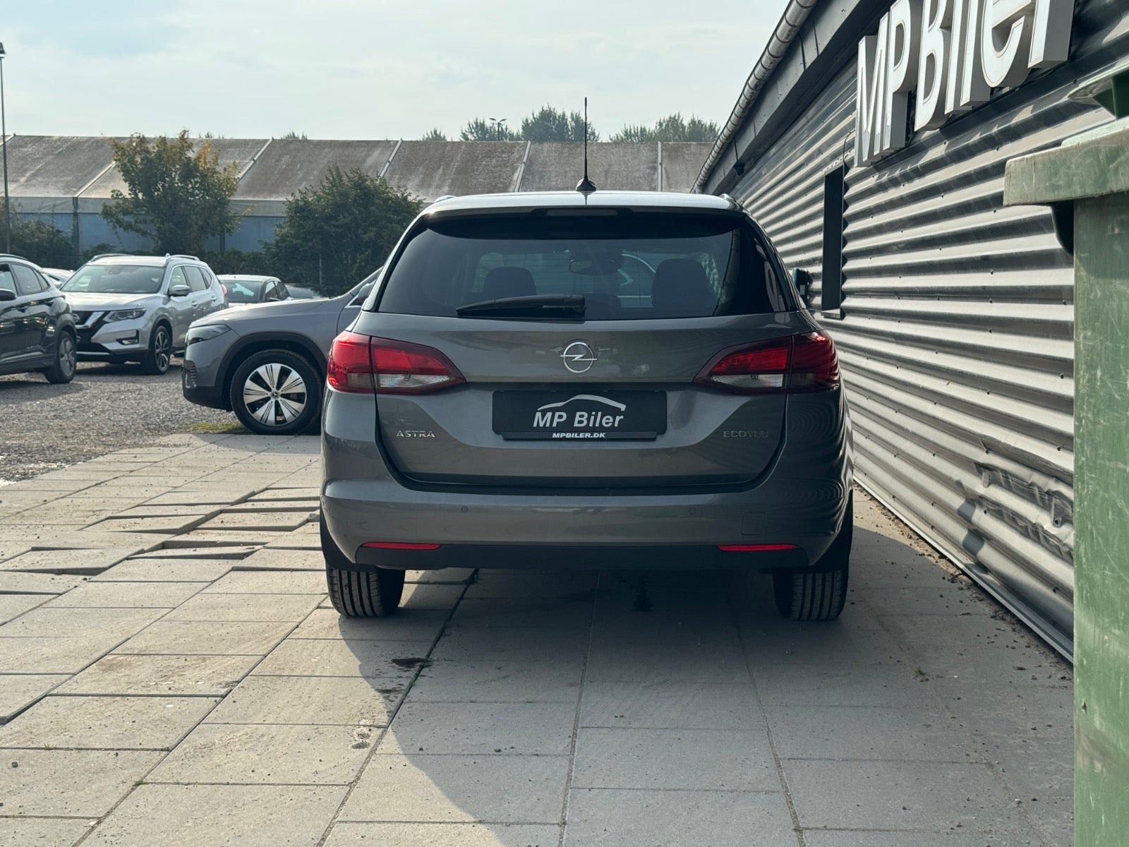 Grå Opel Astra fra 2018