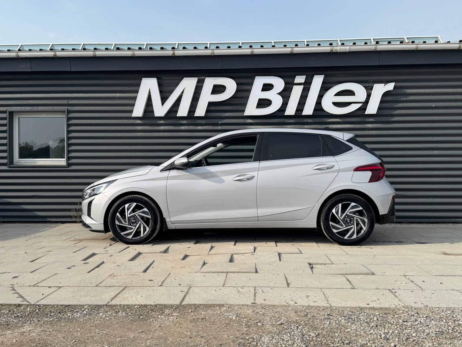 Sølv Hyundai i20 fra 2025