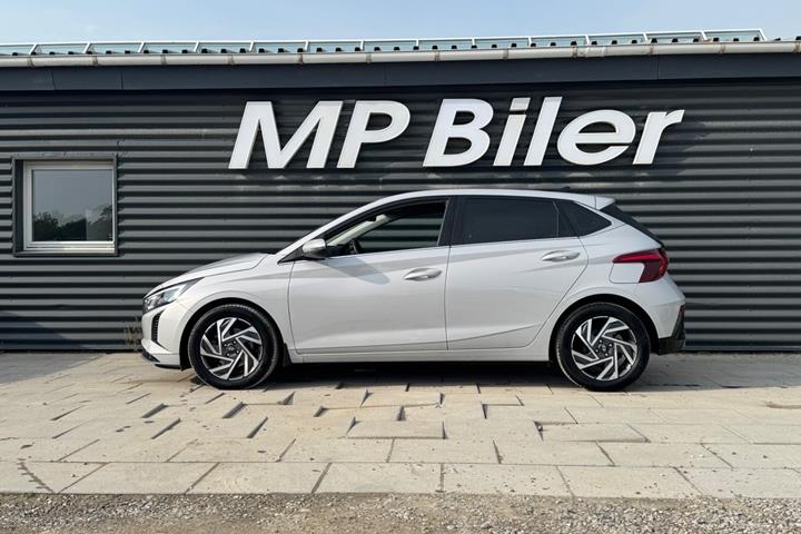 Sølv Hyundai i20 fra 2025