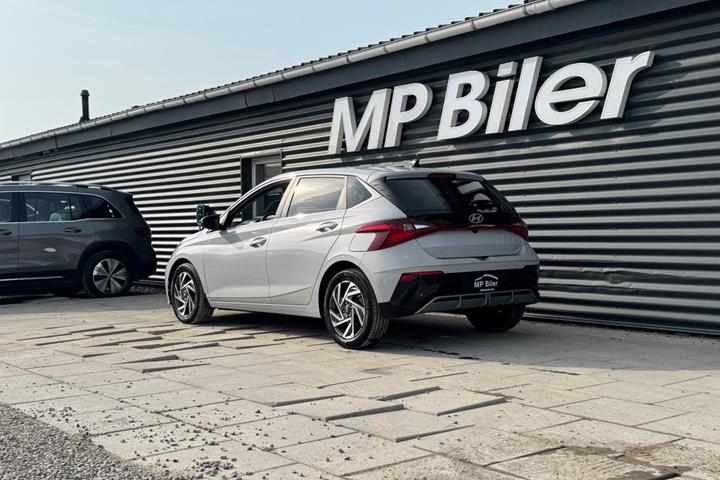 Sølv Hyundai i20 fra 2025