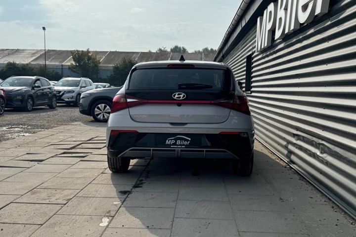 Sølv Hyundai i20 fra 2025