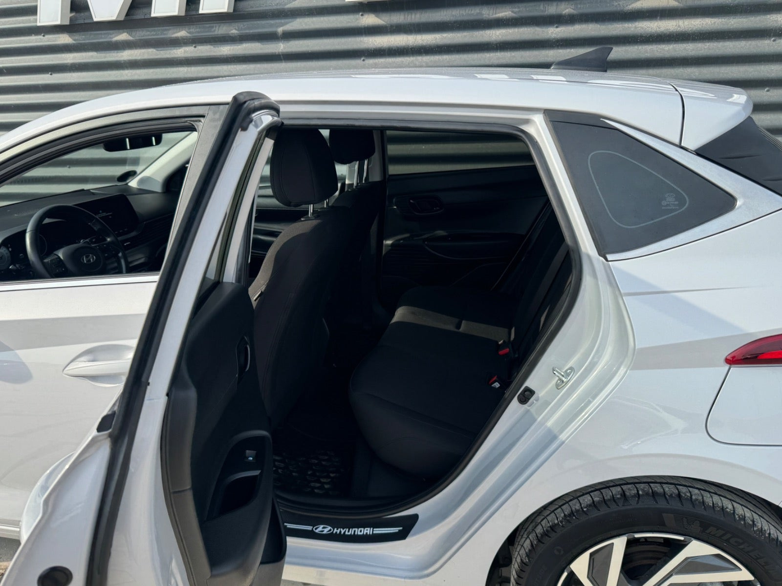 Sølv Hyundai i20 fra 2025