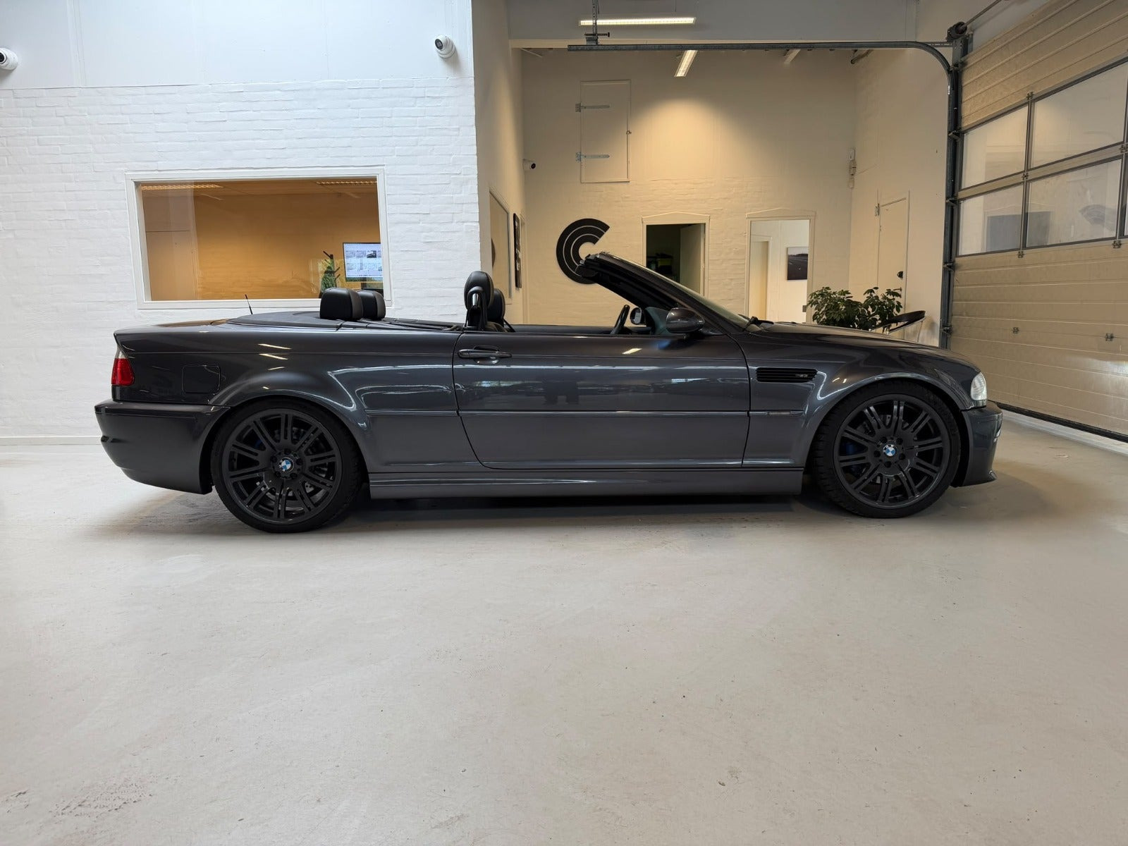 Grå BMW M3 fra 2003