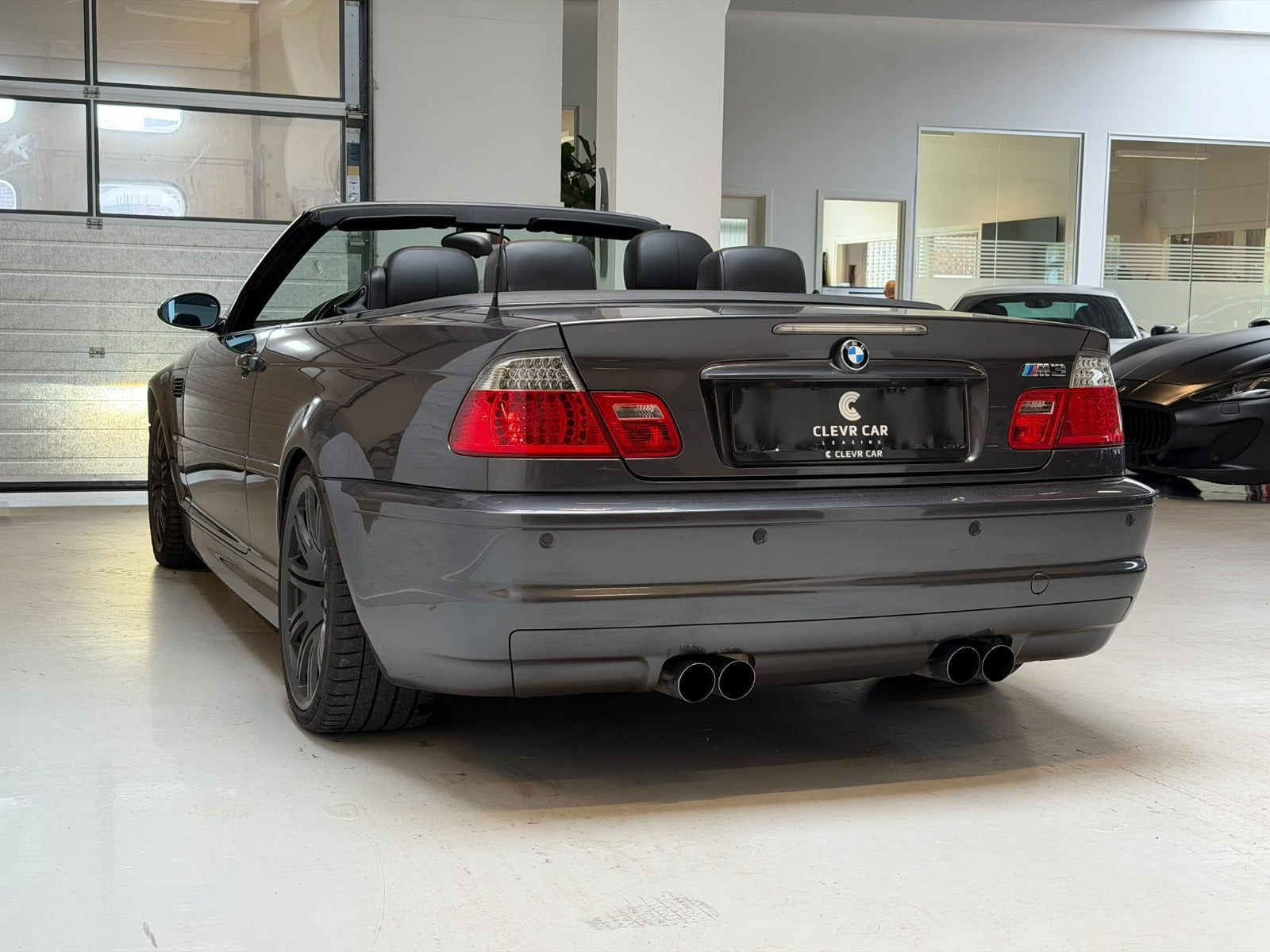 Grå BMW M3 fra 2003
