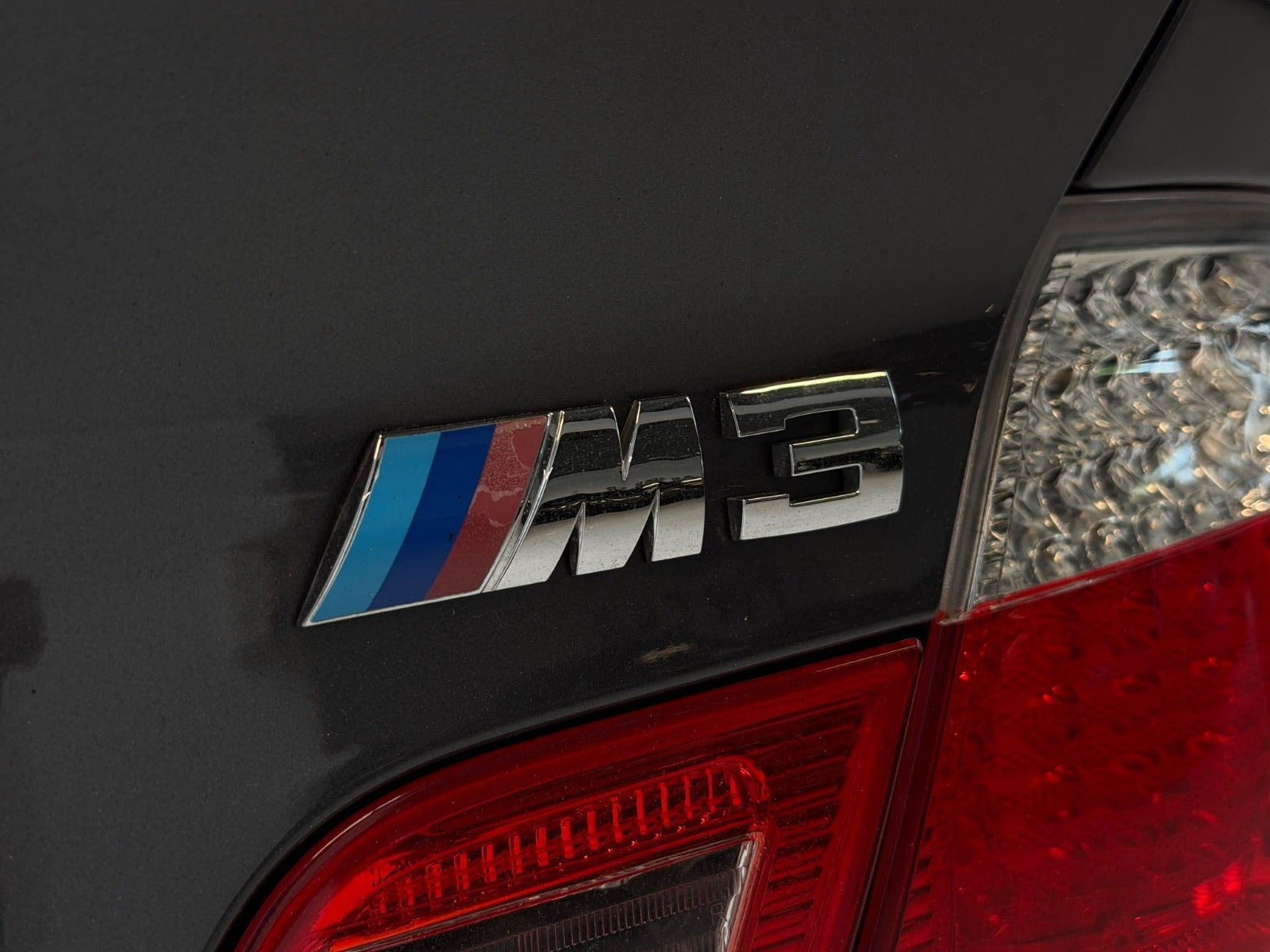 Grå BMW M3 fra 2003