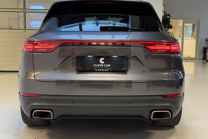 Grå Porsche Cayenne fra 2021