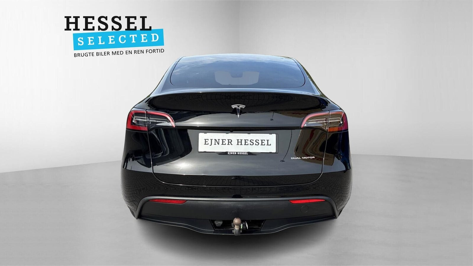 Sort Tesla Model Y fra 2023
