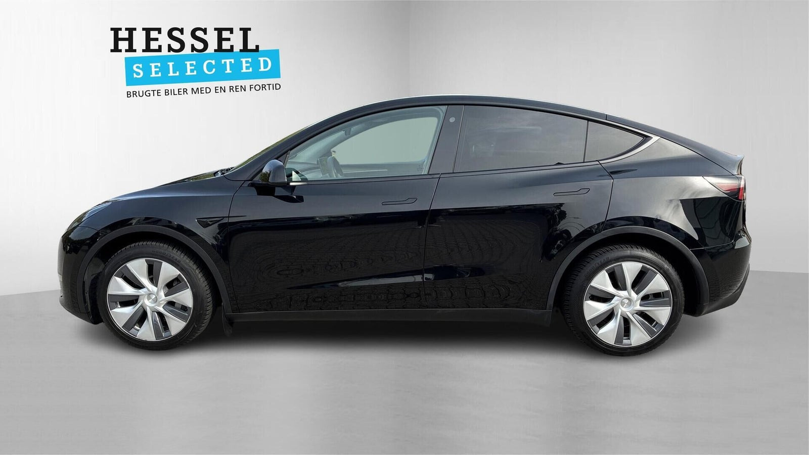 Sort Tesla Model Y fra 2023