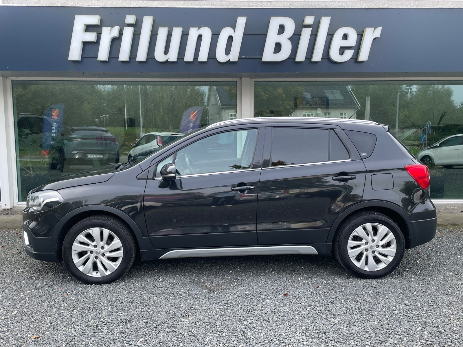 Sort Suzuki S-Cross fra 2016