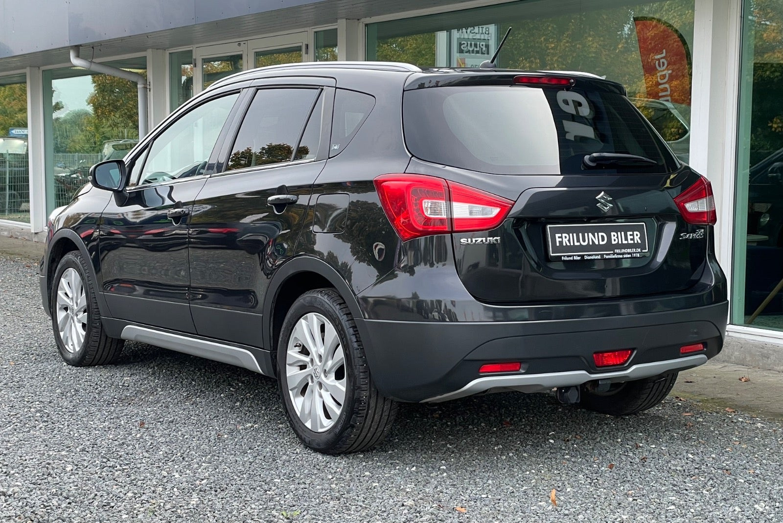 Sort Suzuki S-Cross fra 2016