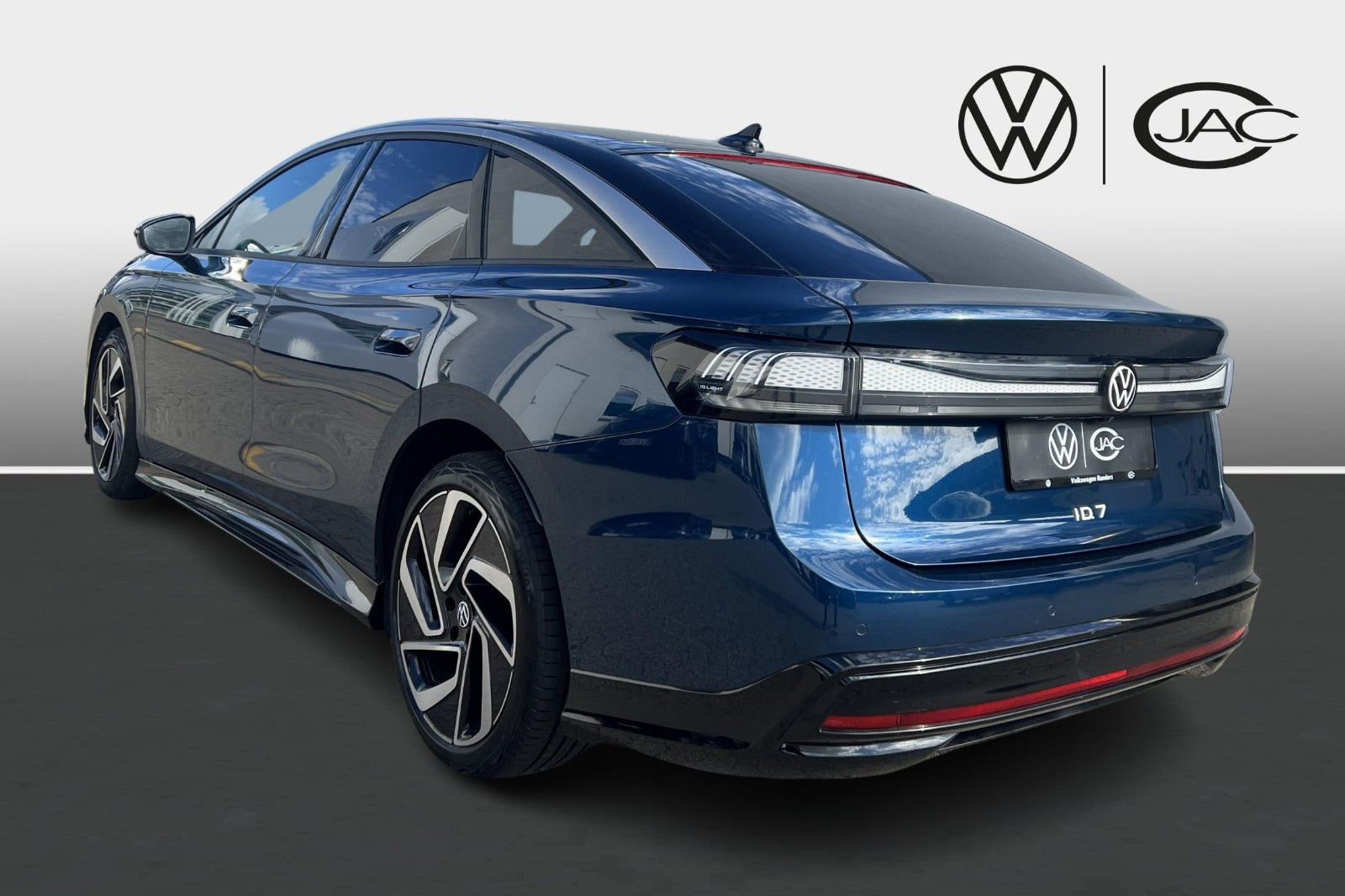 Blå VW ID.7 fra 2024