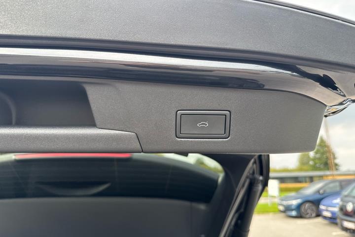 Grå VW ID.4 fra 2022