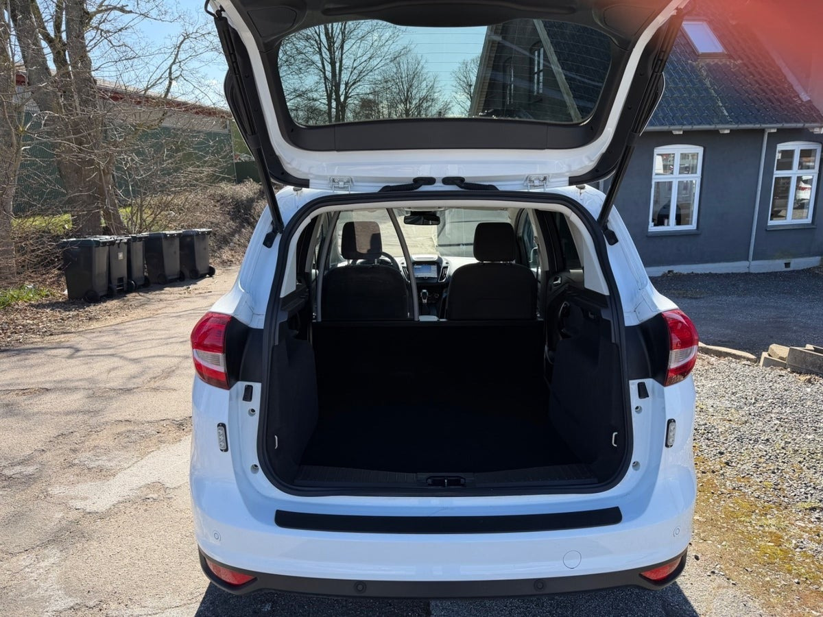 Hvid Ford C-MAX fra 2019