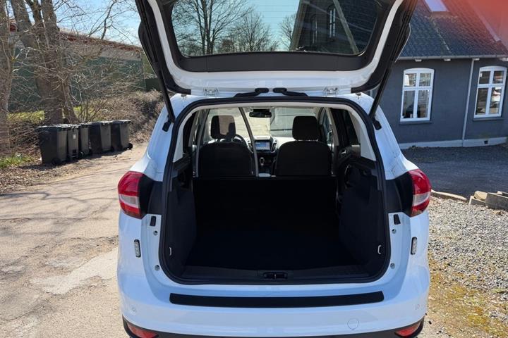Hvid Ford C-MAX fra 2019
