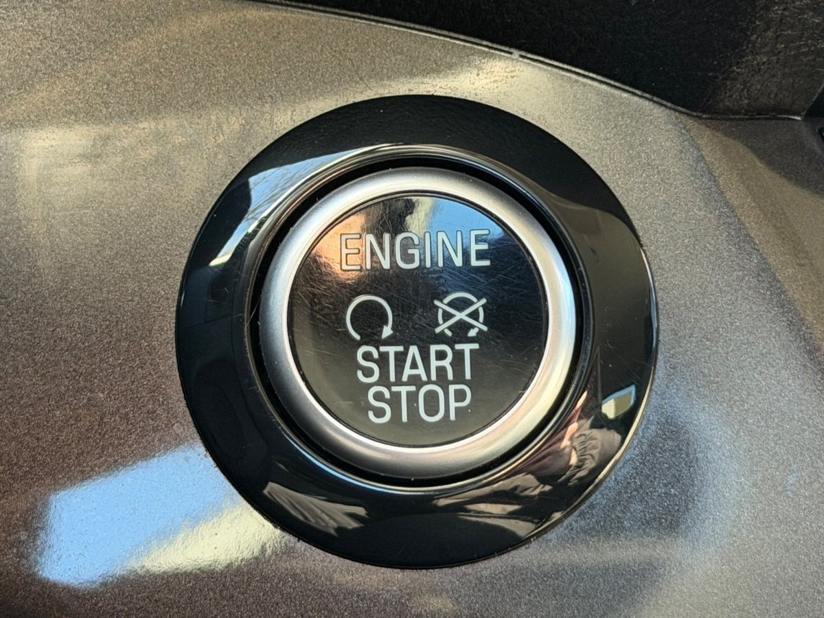 Hvid Ford C-MAX fra 2019