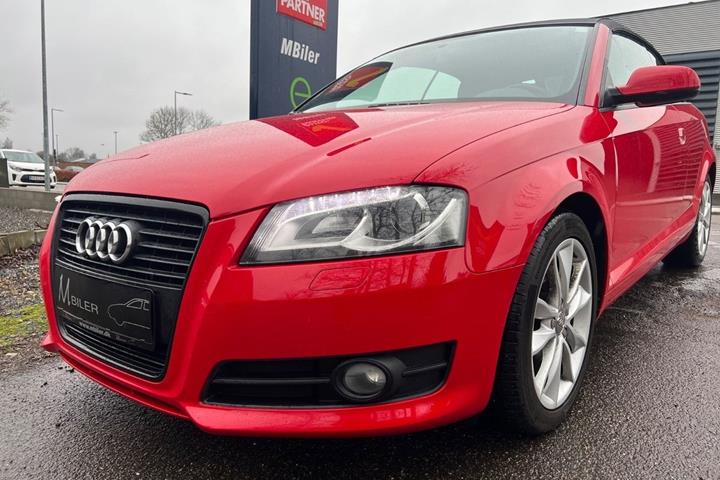 Rød Audi A3 fra 2011