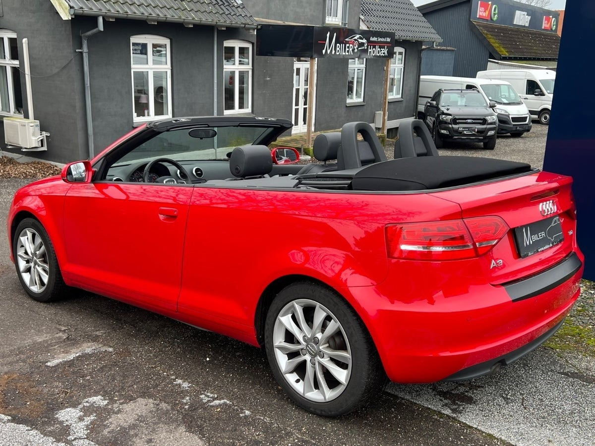 Rød Audi A3 fra 2011