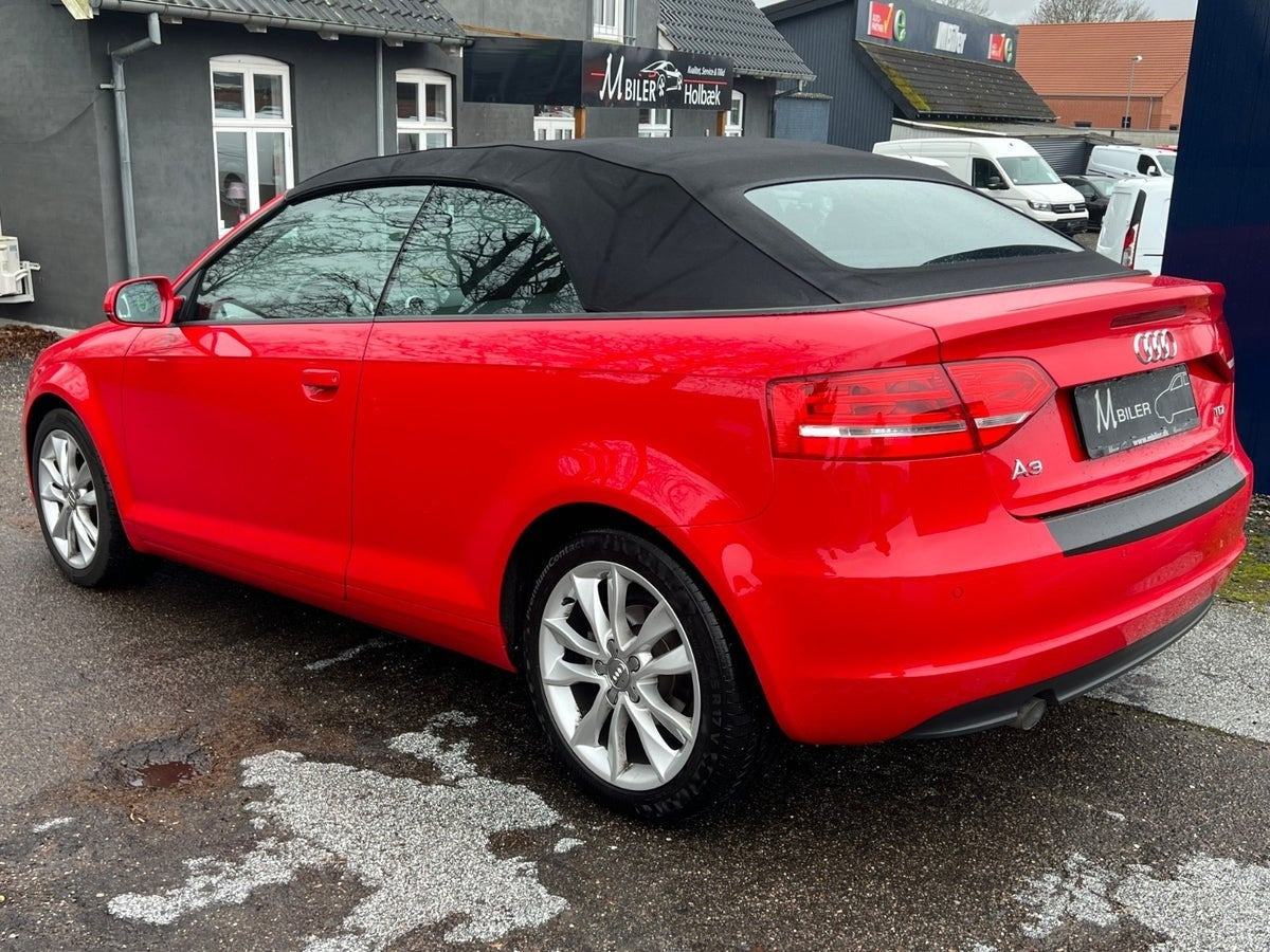Rød Audi A3 fra 2011