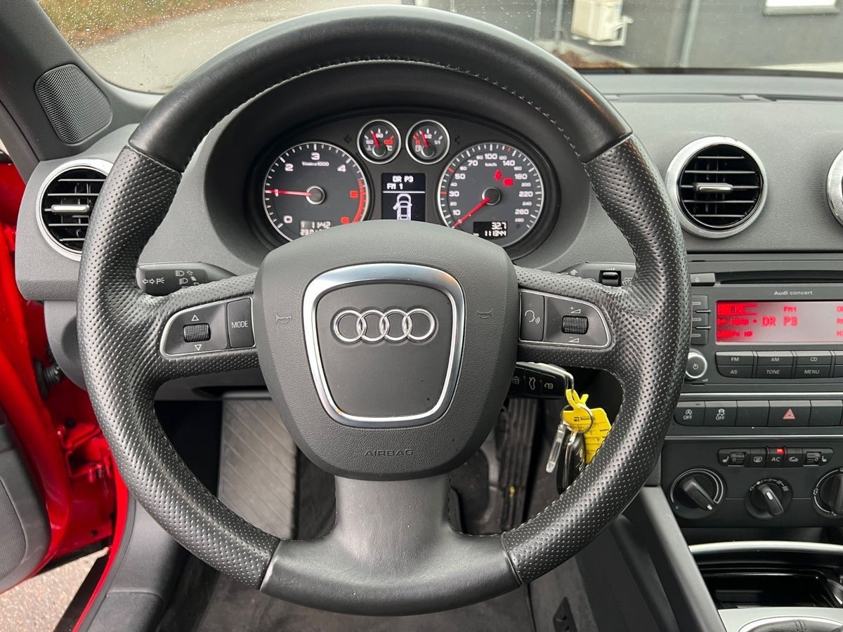 Rød Audi A3 fra 2011