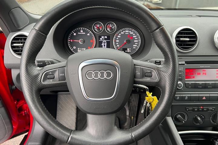 Rød Audi A3 fra 2011
