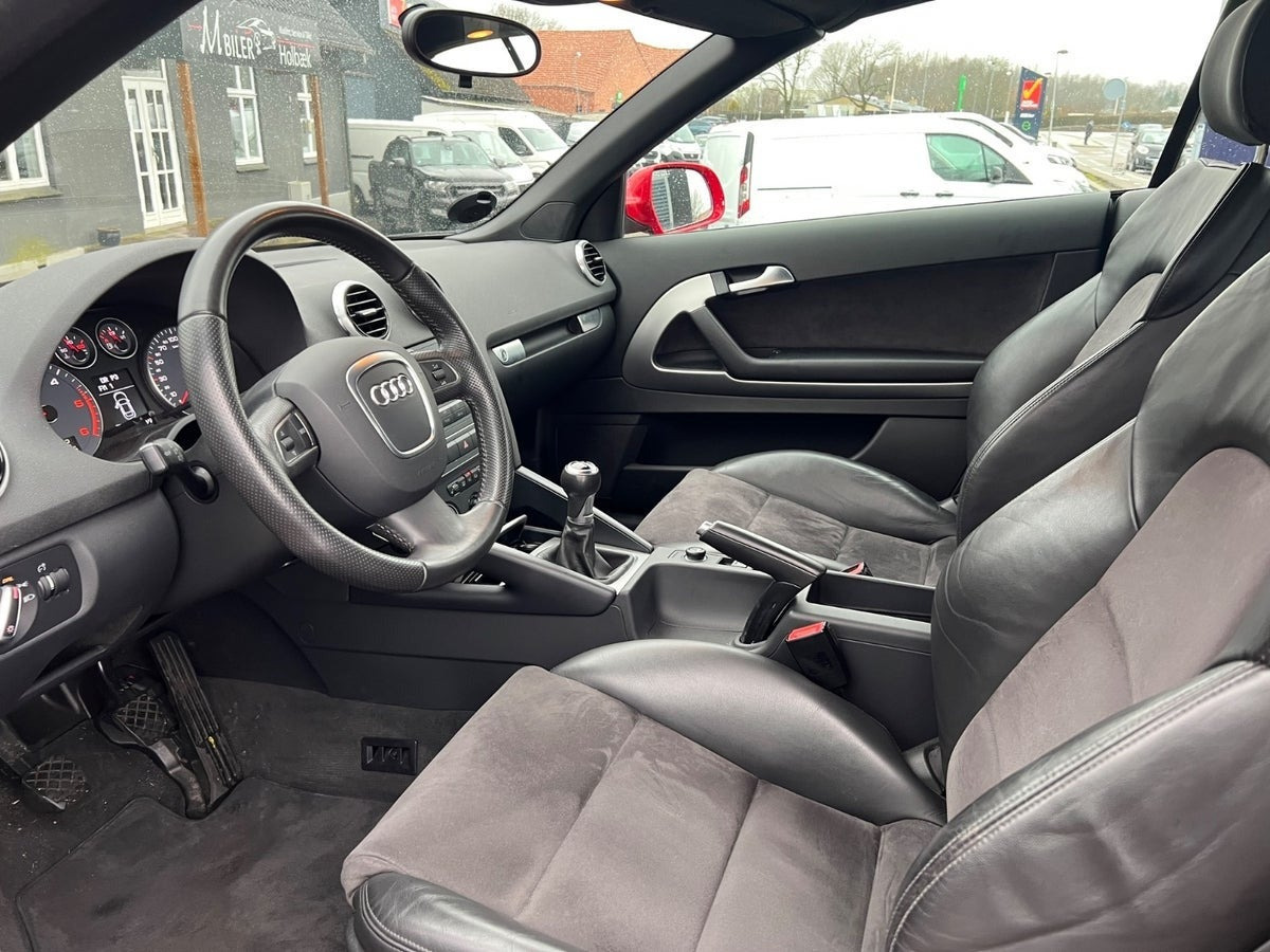 Rød Audi A3 fra 2011