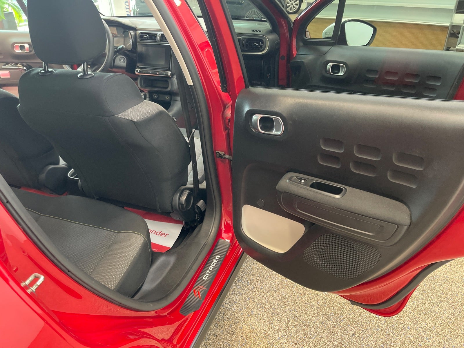 Rød Citroën C3 fra 2021