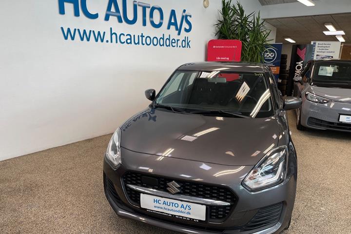 Grå Suzuki Swift fra 2022