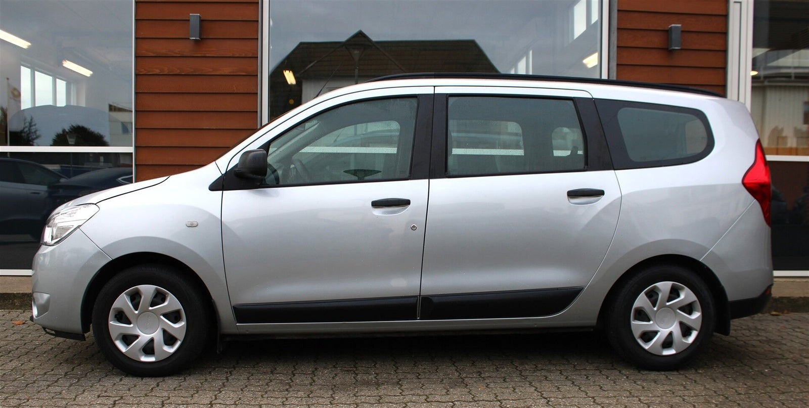 Sølv Dacia Lodgy fra 2020