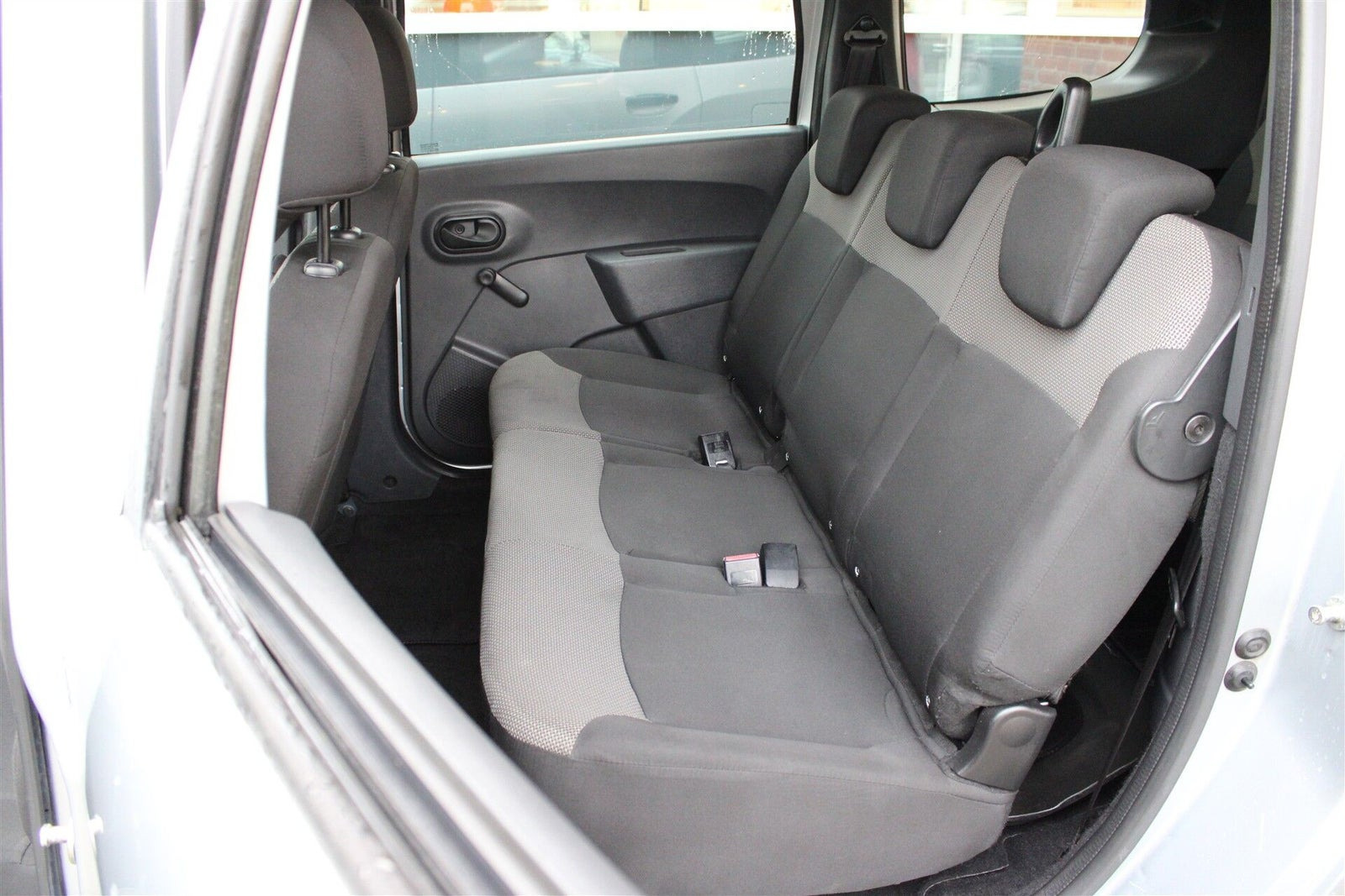 Sølv Dacia Lodgy fra 2020