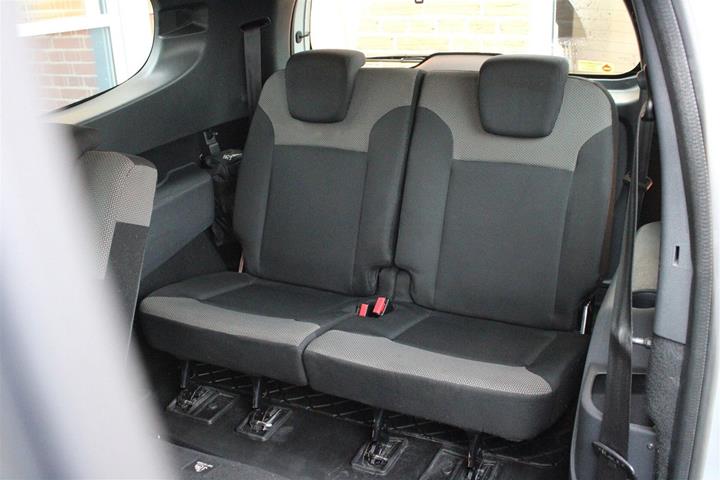 Sølv Dacia Lodgy fra 2020