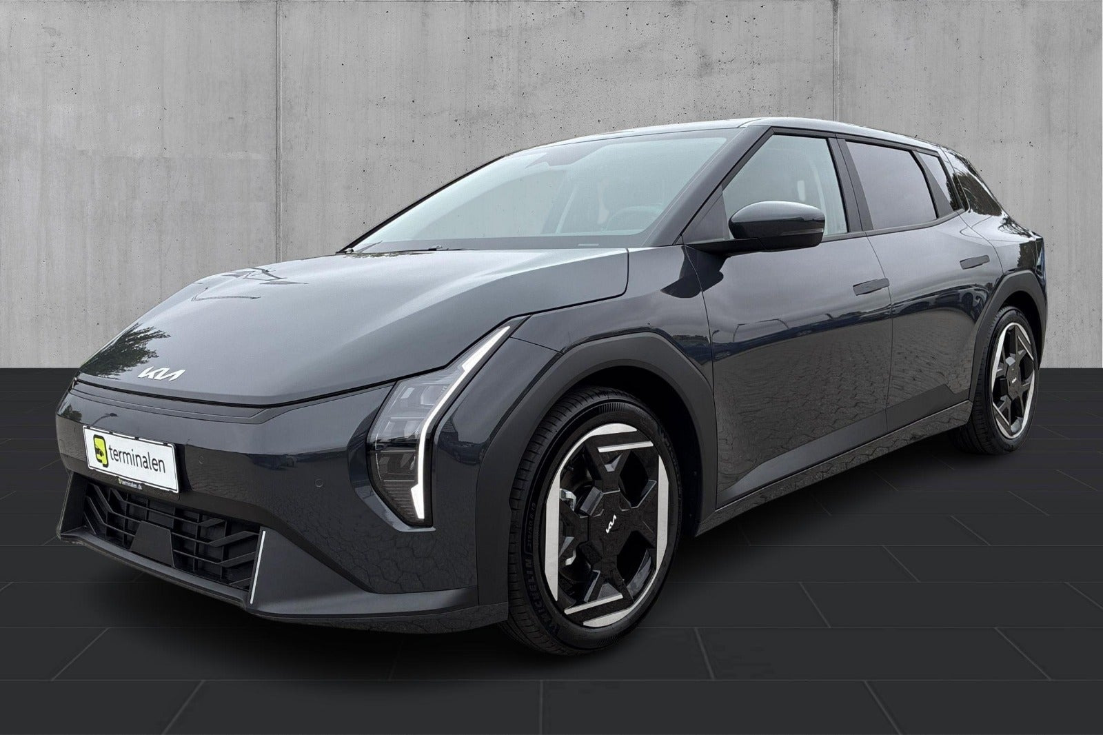 Kia EV4 81 Long Range Earth