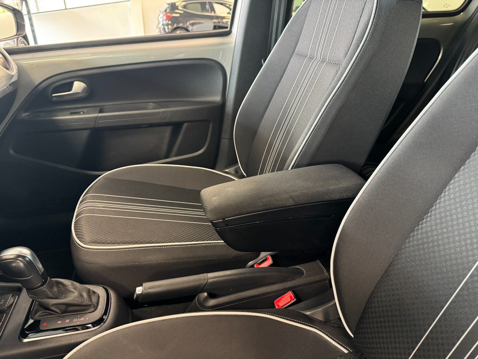 Sølv Seat Mii fra 2021