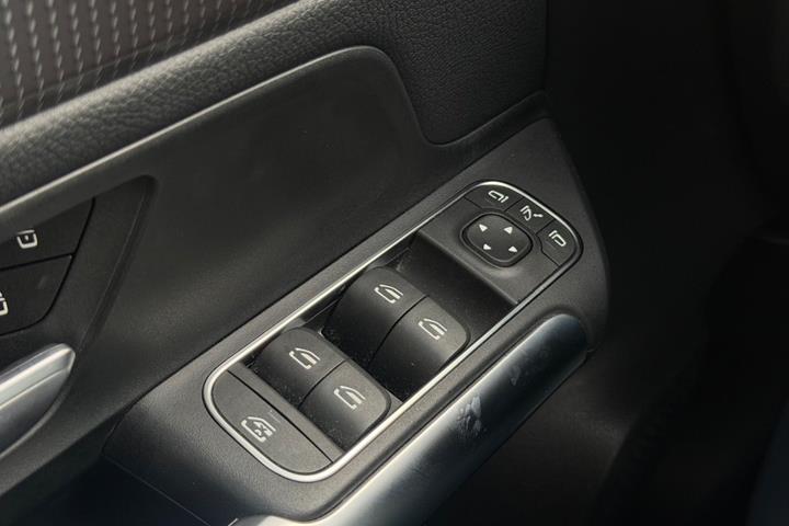 Sort Mercedes EQA250+ fra 2022