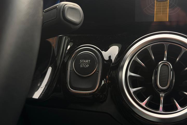 Sort Mercedes EQA250+ fra 2022