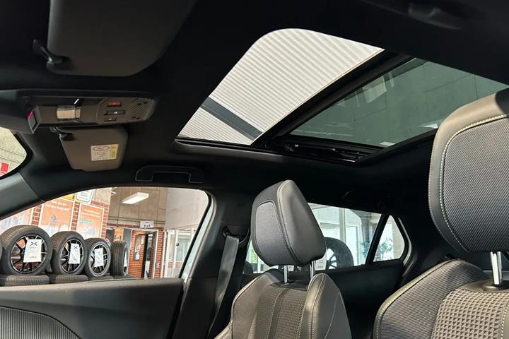 undefined Peugeot e-2008 fra 2022