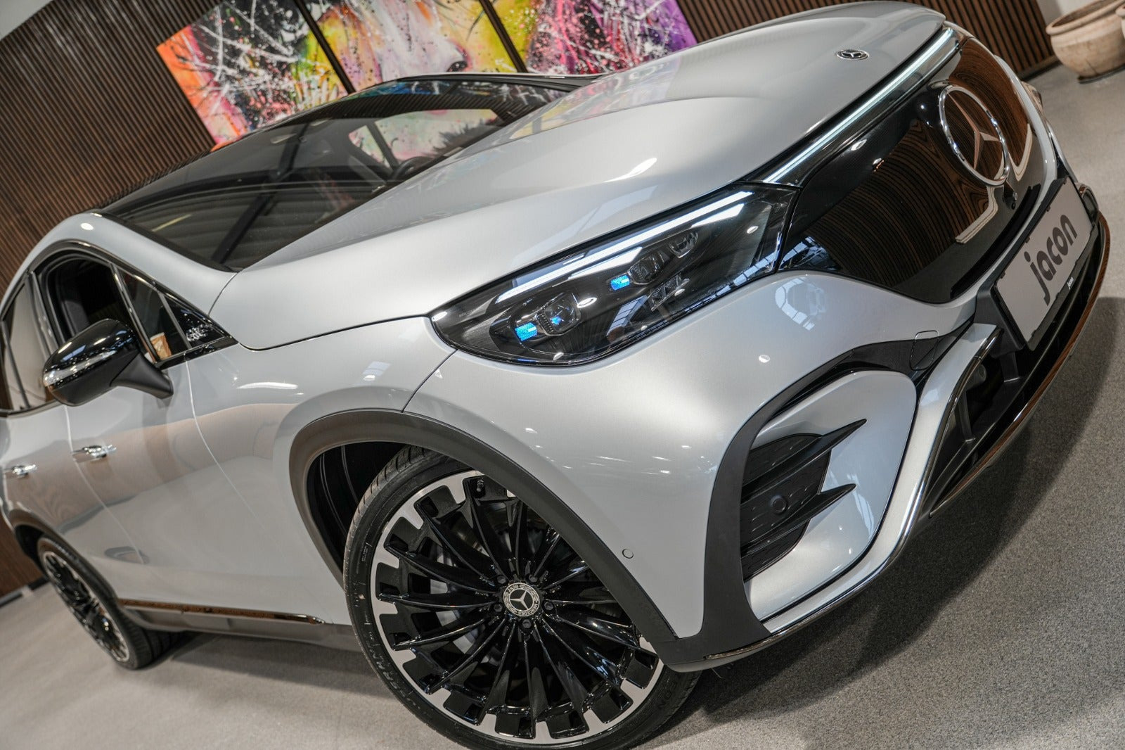 Sølv Mercedes EQE350+ SUV fra 2023