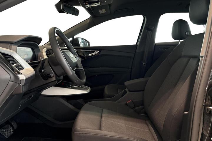 Sort Audi Q4 e-tron fra 2024